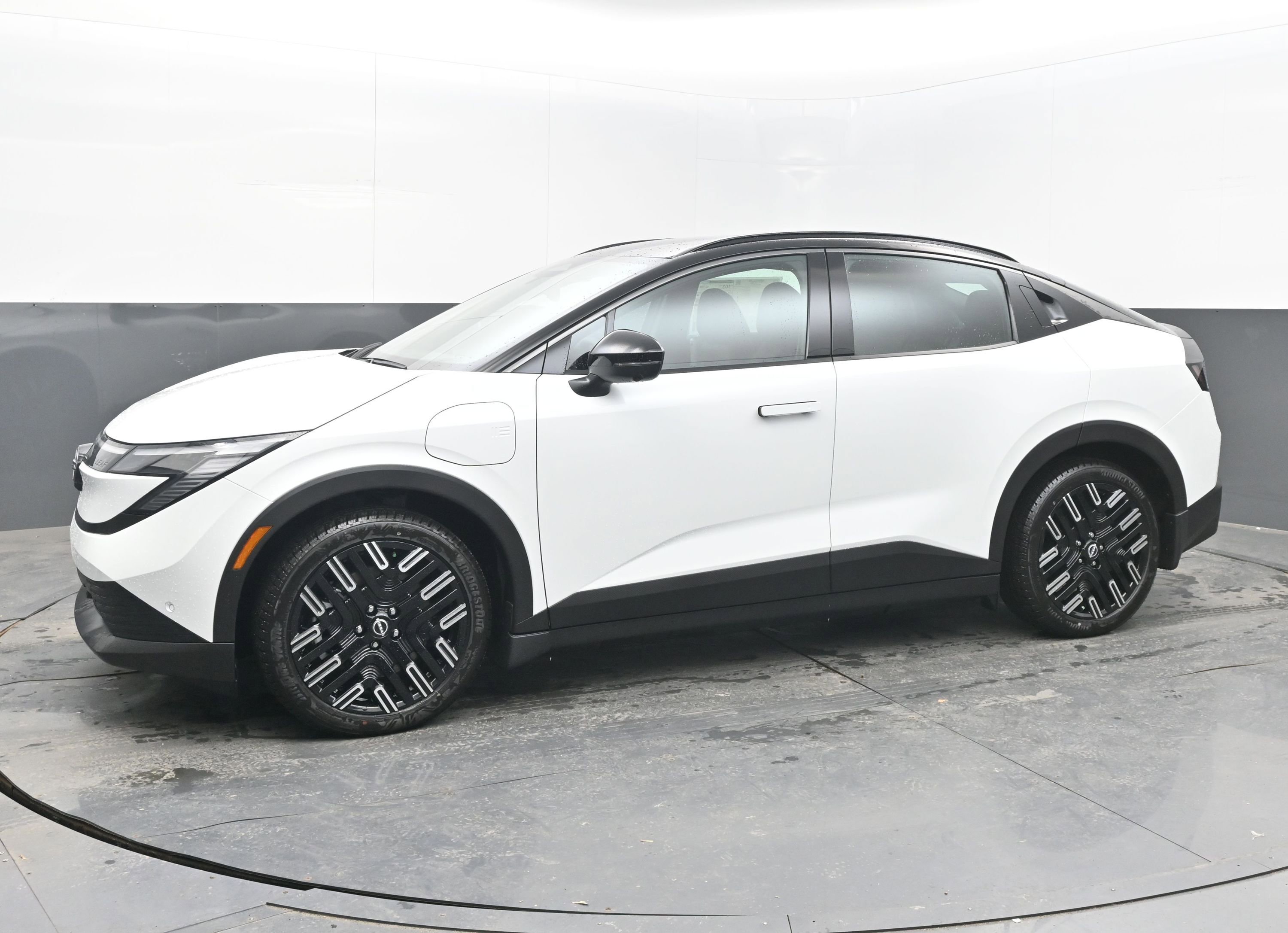 New 2026 Nissan Leaf Platinum+ image 4