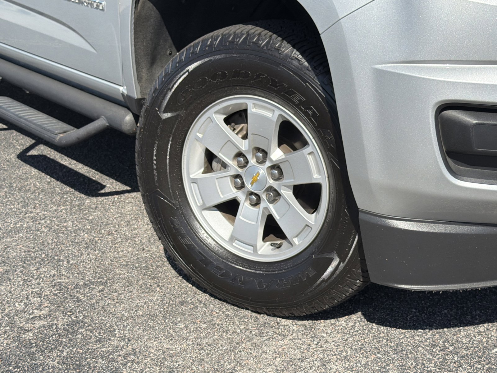 Used 2020 Chevrolet Colorado W/T w/ WT Convenience Package RWD image 3