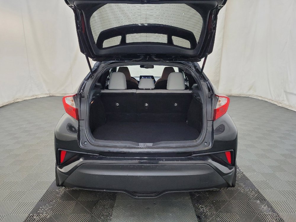 Used 2019 Toyota C-HR XLE image 29