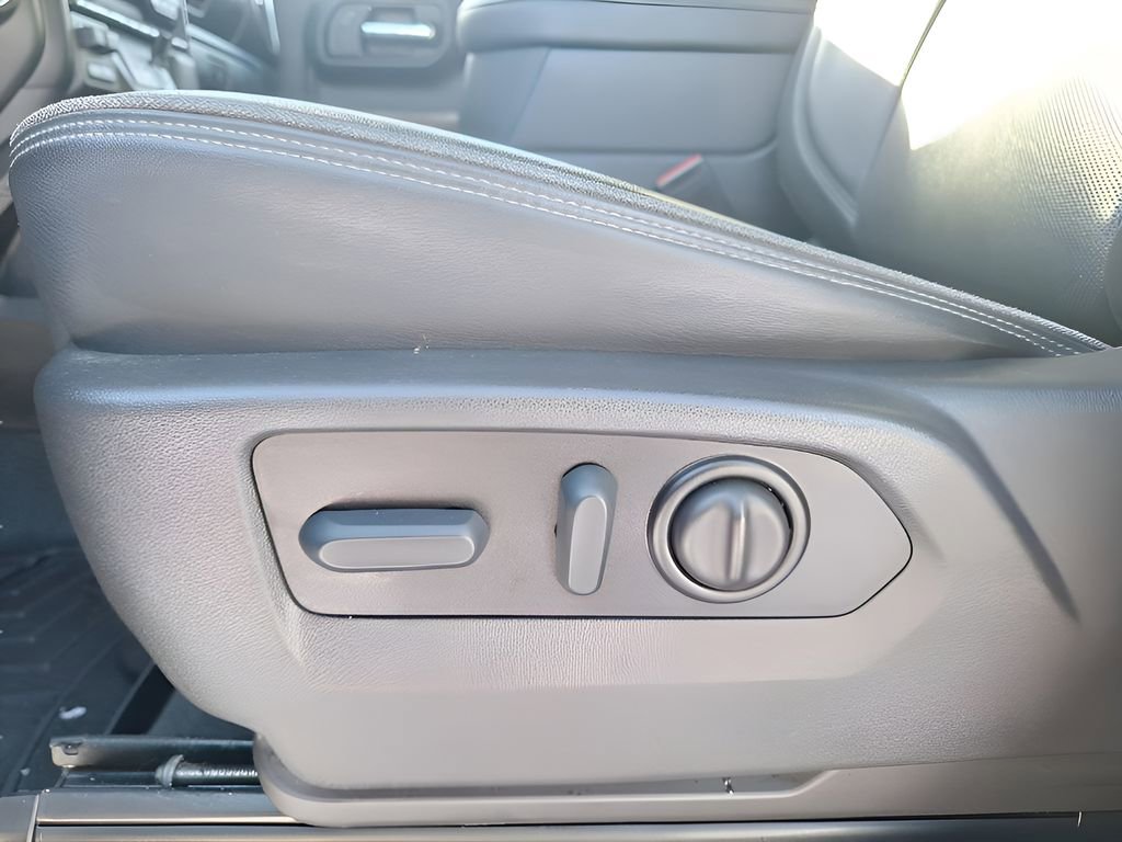 Used 2022 Chevrolet Silverado 1500 High Country image 25