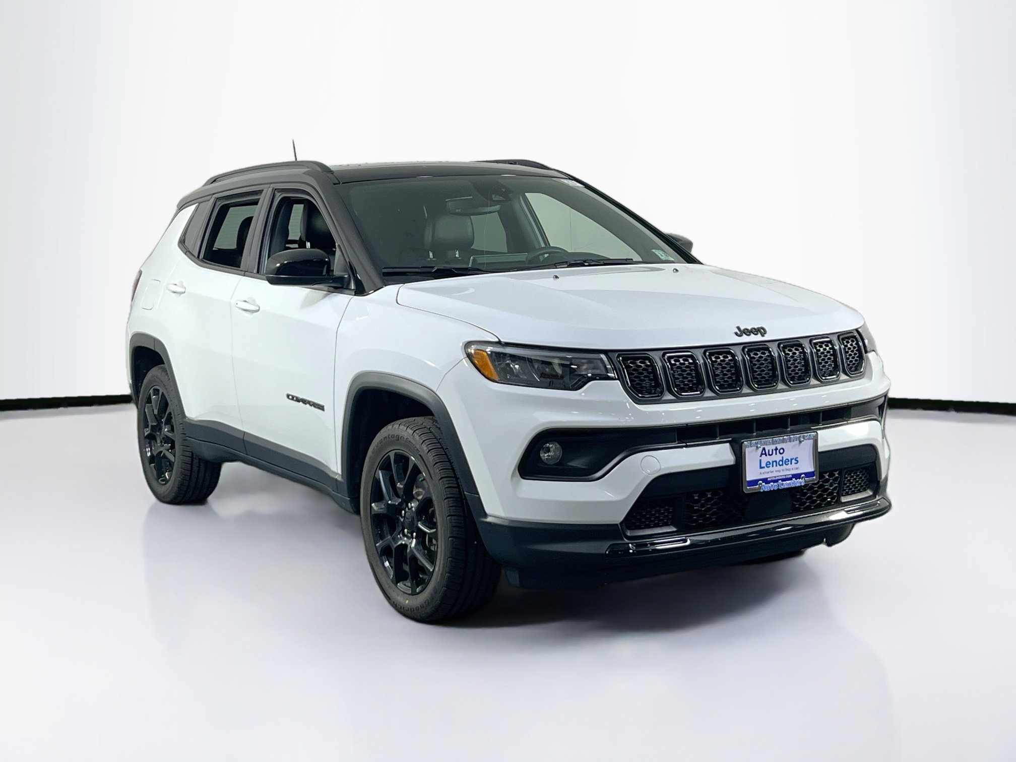 Used 2023 Jeep Compass Altitude w/ Sun and Sound Group image 3