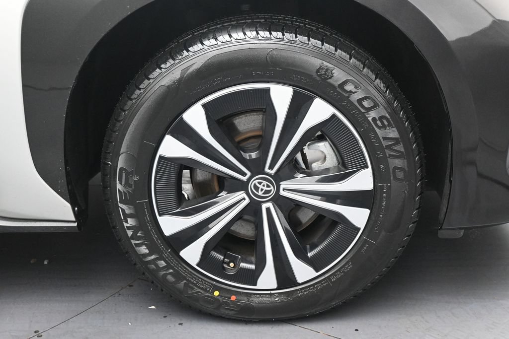 Used 2024 Toyota bZ4X FWD w/ Weather Package image 34