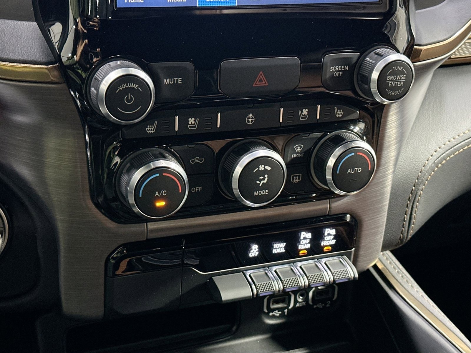 Used 2022 RAM 1500 Limited w/ Bed Utility Group image 28