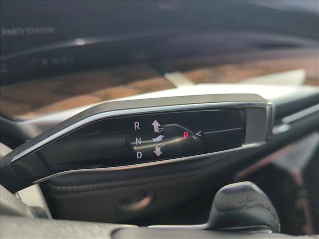 Certified 2025 Cadillac Escalade ESV Sport Platinum image 10