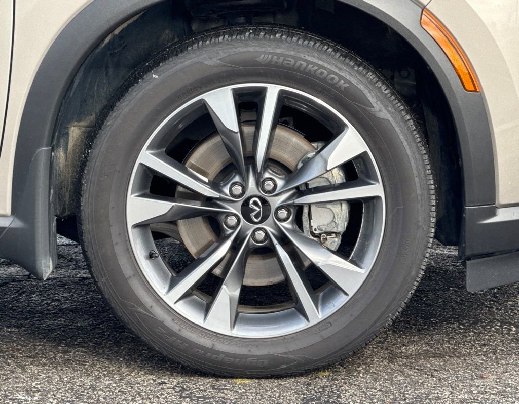 Certified 2025 INFINITI QX60 Luxe w/ Vision Package image 3