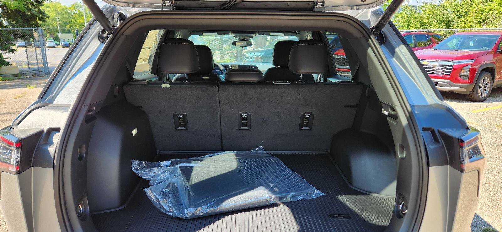 New 2026 Chevrolet Equinox LT w/ Convenience Package II image 6
