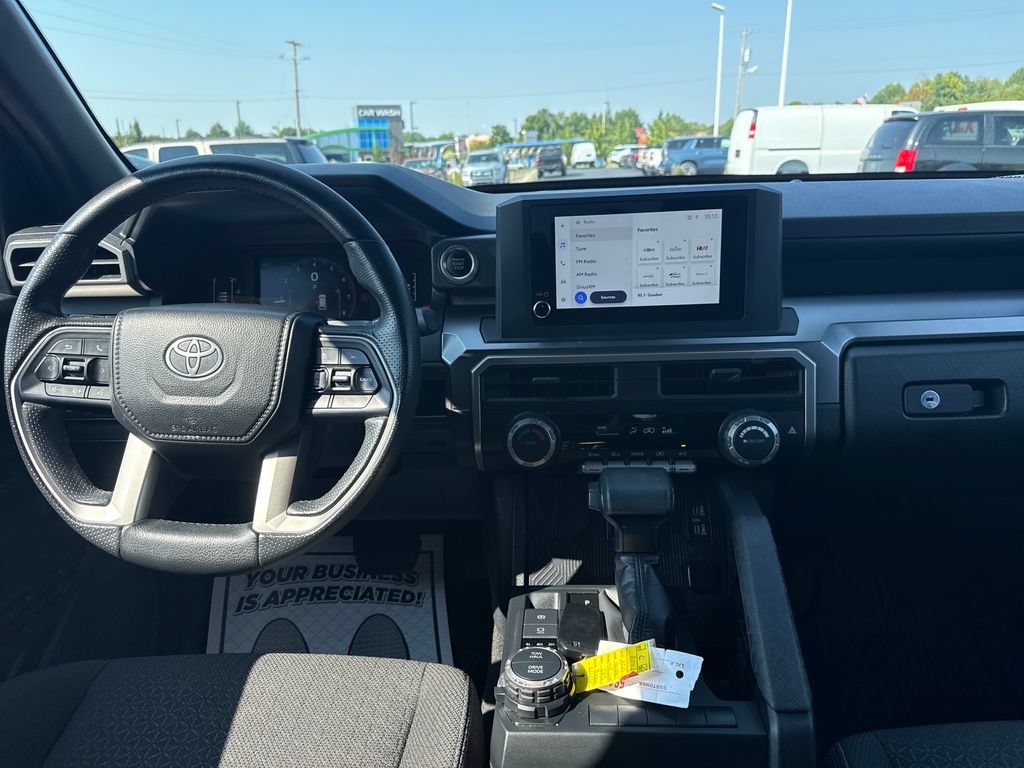 Used 2025 Toyota 4Runner SR5 AWD/4WD image 15