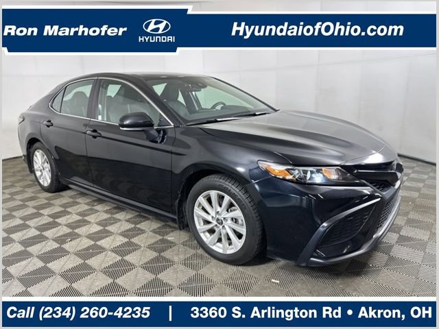 Used 2024 Toyota Camry SE image 1