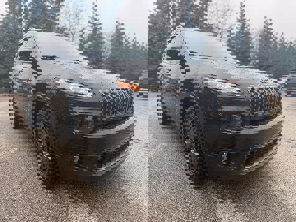 Used 2016 Jeep Cherokee 75th Anniversary image 1