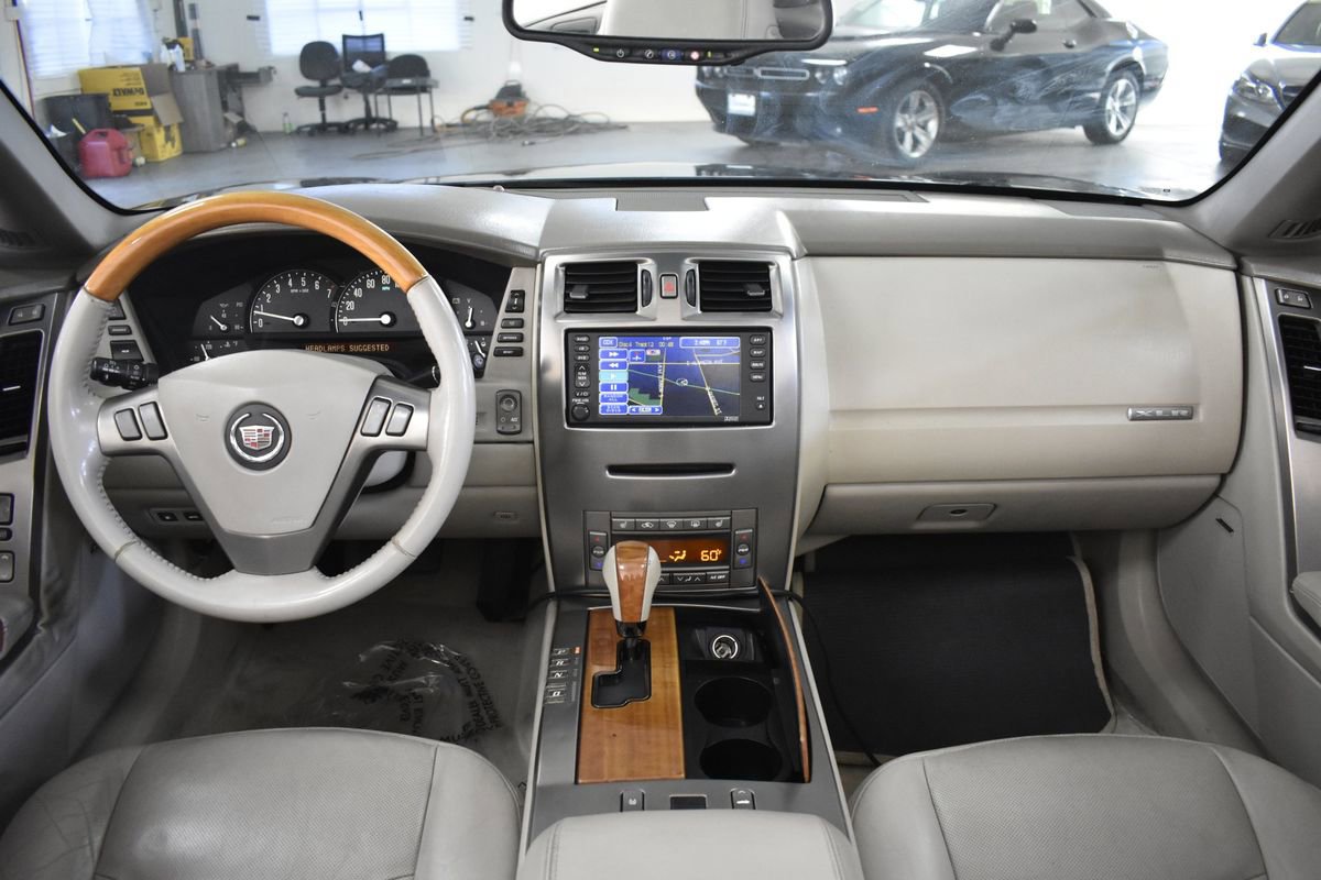 Used 2005 Cadillac XLR image 11