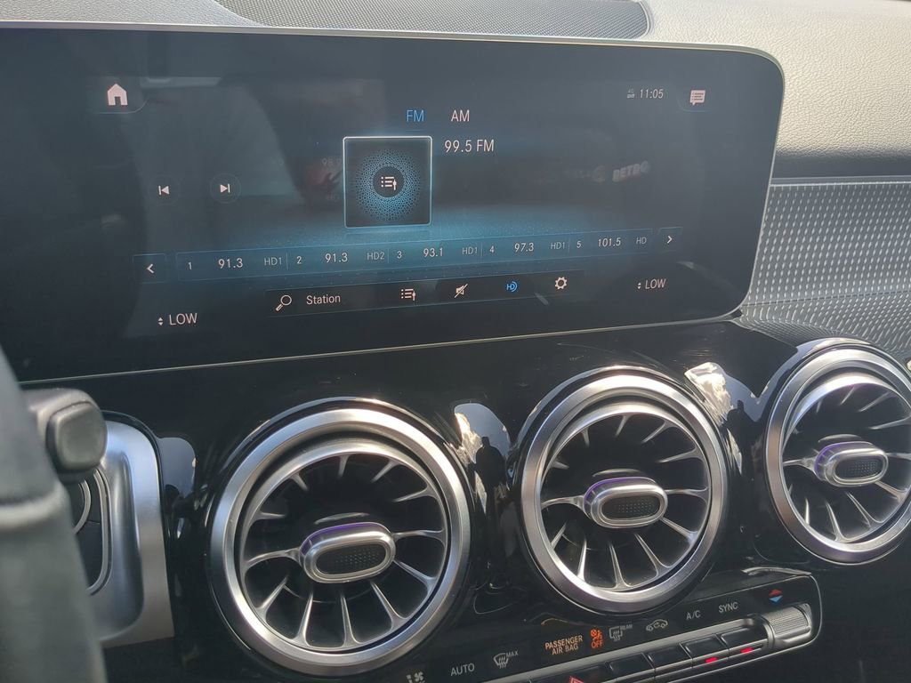 Certified 2021 Mercedes-Benz GLB 250 w/ Premium Package image 6