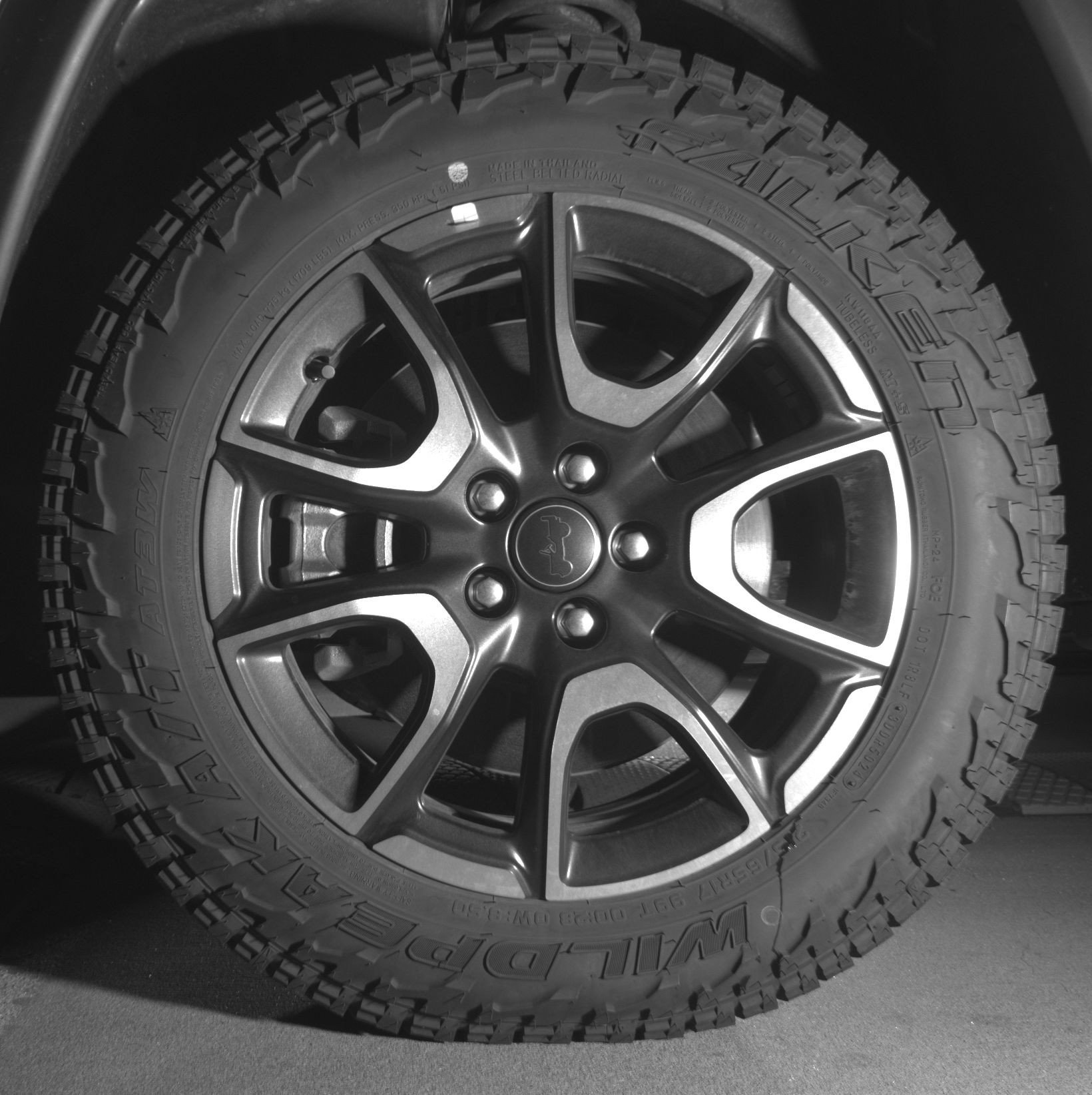 Used 2025 Jeep Compass Trailhawk AWD/4WD image 12