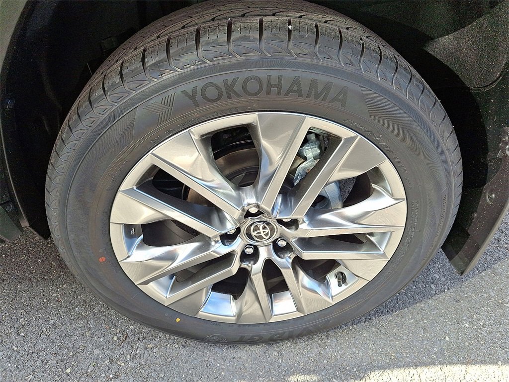 New 2025 Toyota RAV4 XLE Premium image 5