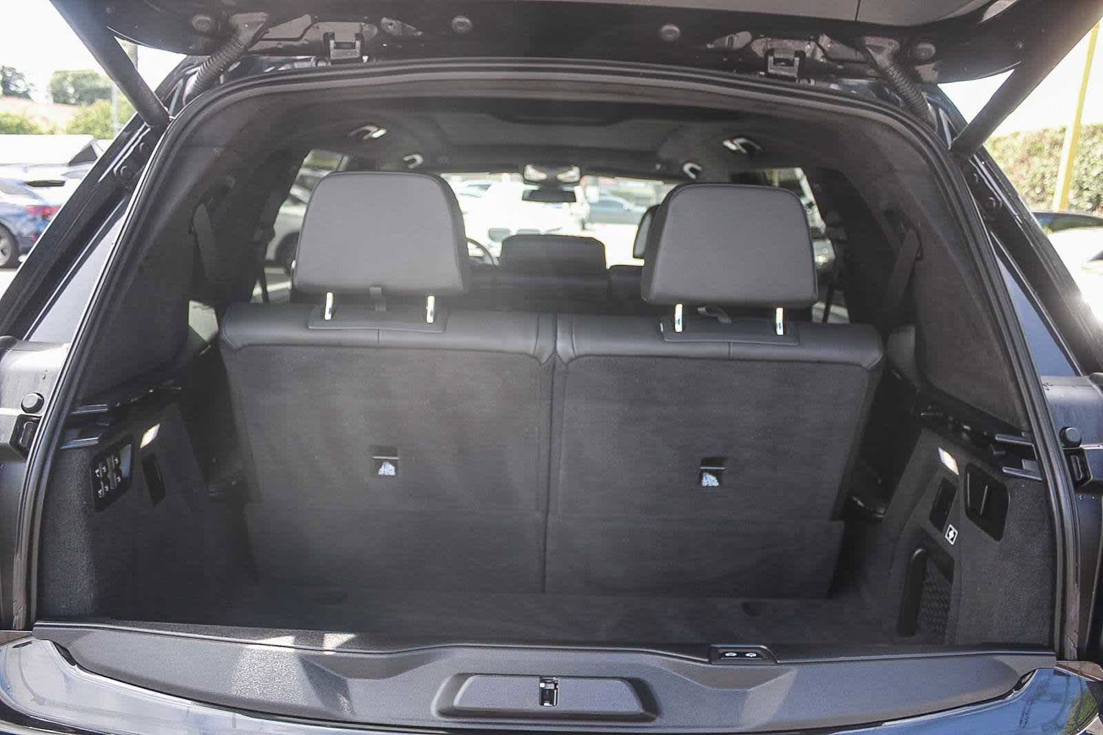 Used 2023 BMW X7 xDrive40i w/ M Sport Package image 38