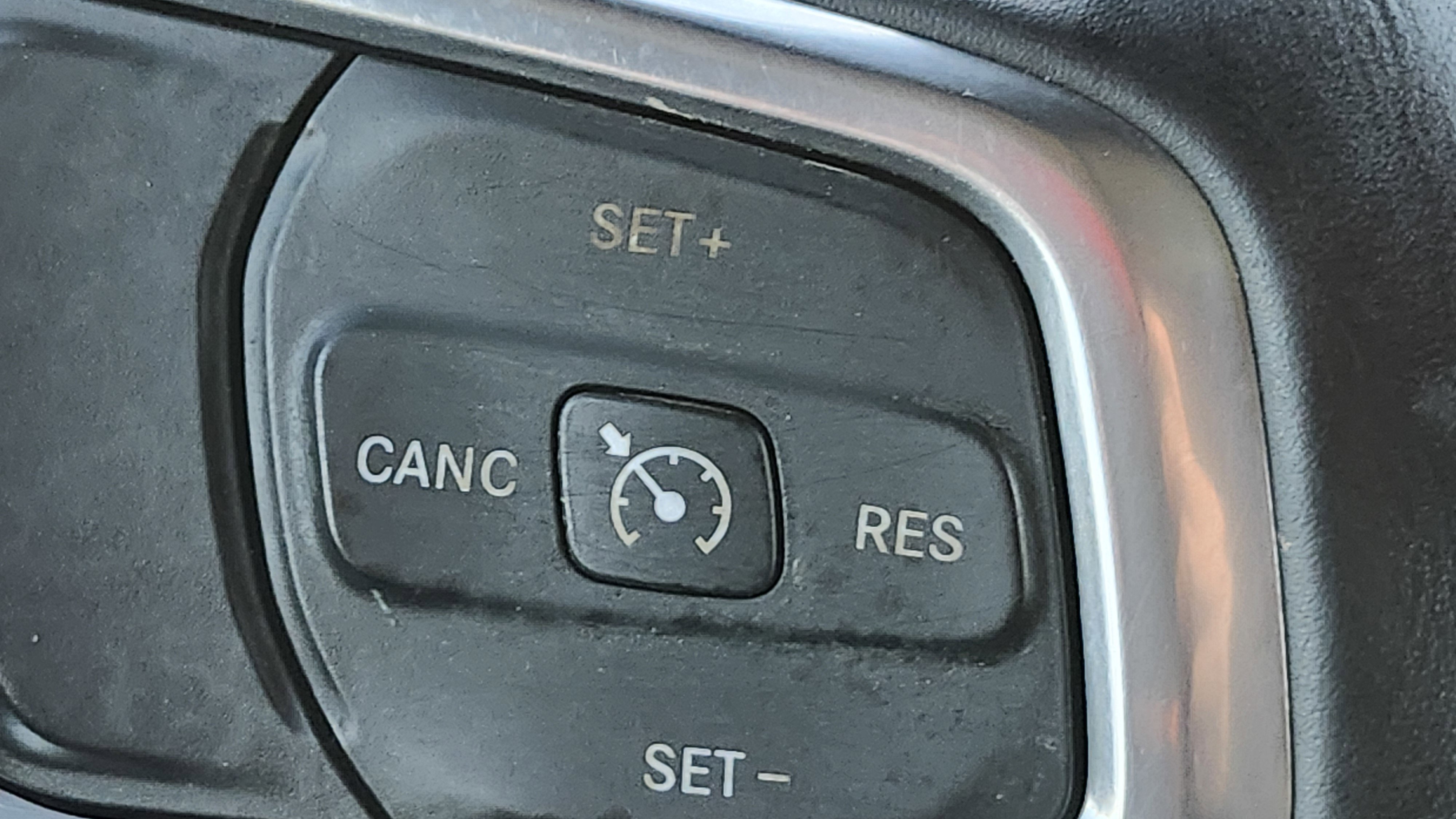 Used 2023 Jeep Gladiator Overland w/ Cold Weather Group image 29