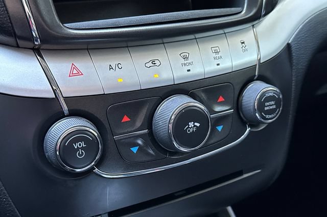 Used 2019 Dodge Journey SE w/ Blacktop Package FWD image 29