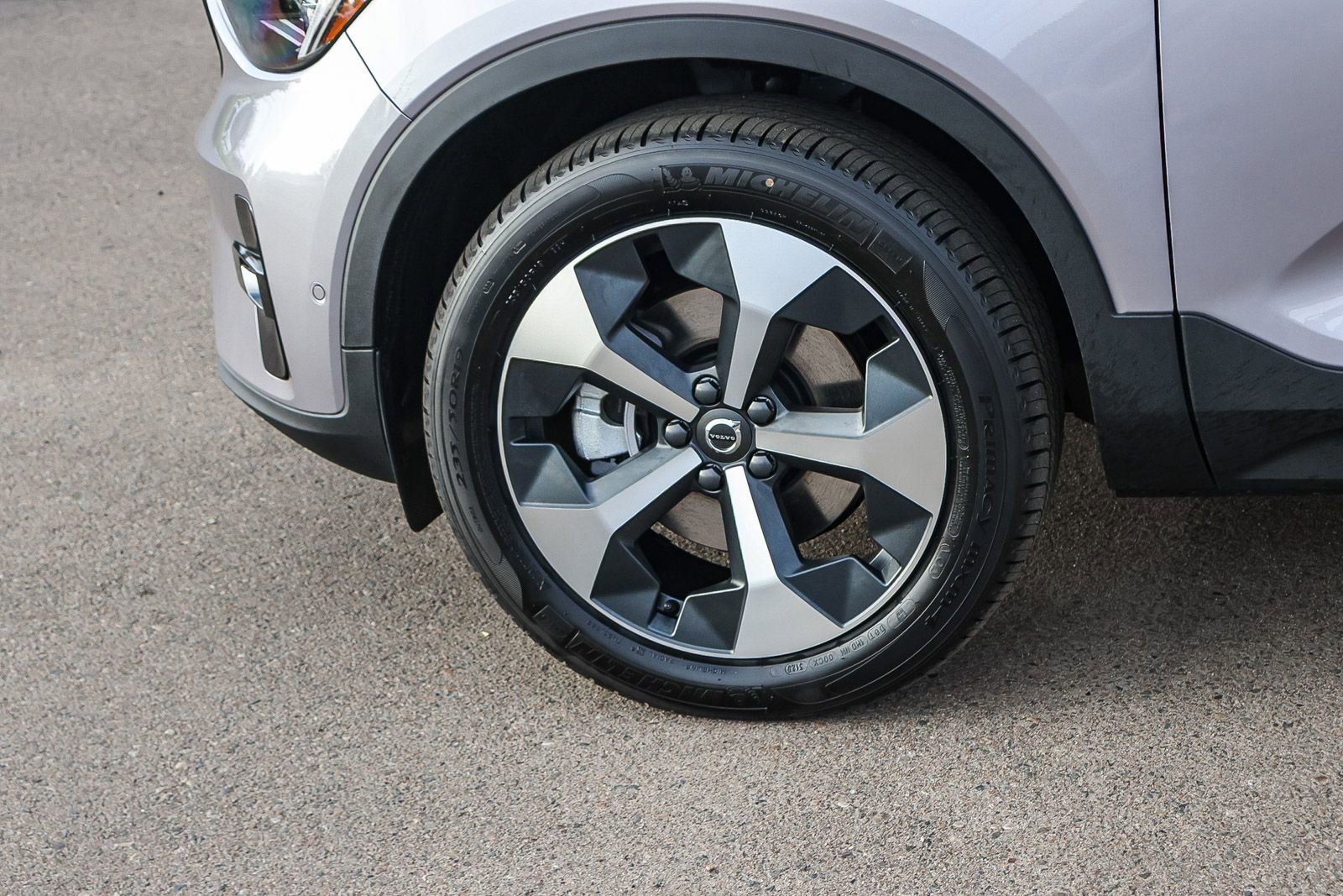 New 2026 Volvo XC40 B5 Plus w/ Climate Package image 9