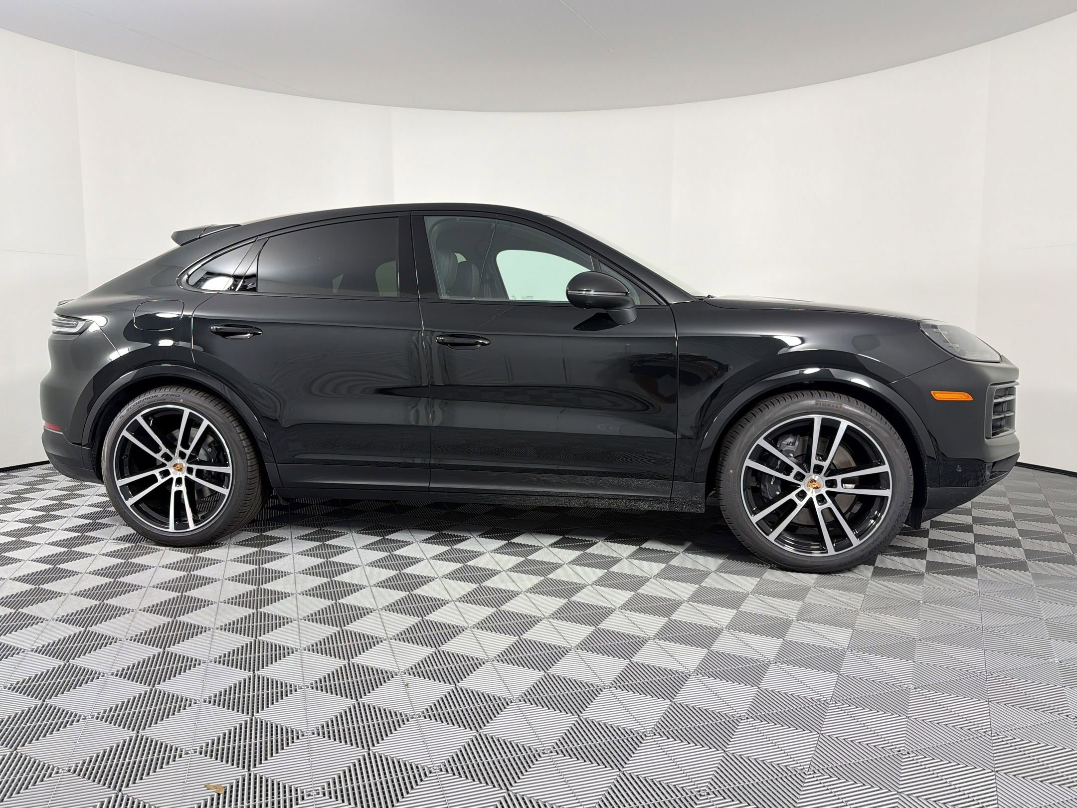 New 2026 Porsche Cayenne Coupe AWD/4WD image 11
