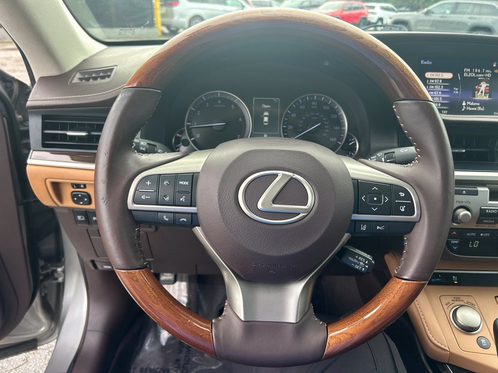 Used 2018 Lexus ES 350 w/ Premier Package FWD image 17