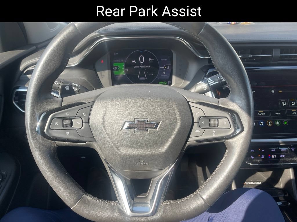 Used 2023 Chevrolet Bolt EUV LT w/ Comfort Package FWD image 14