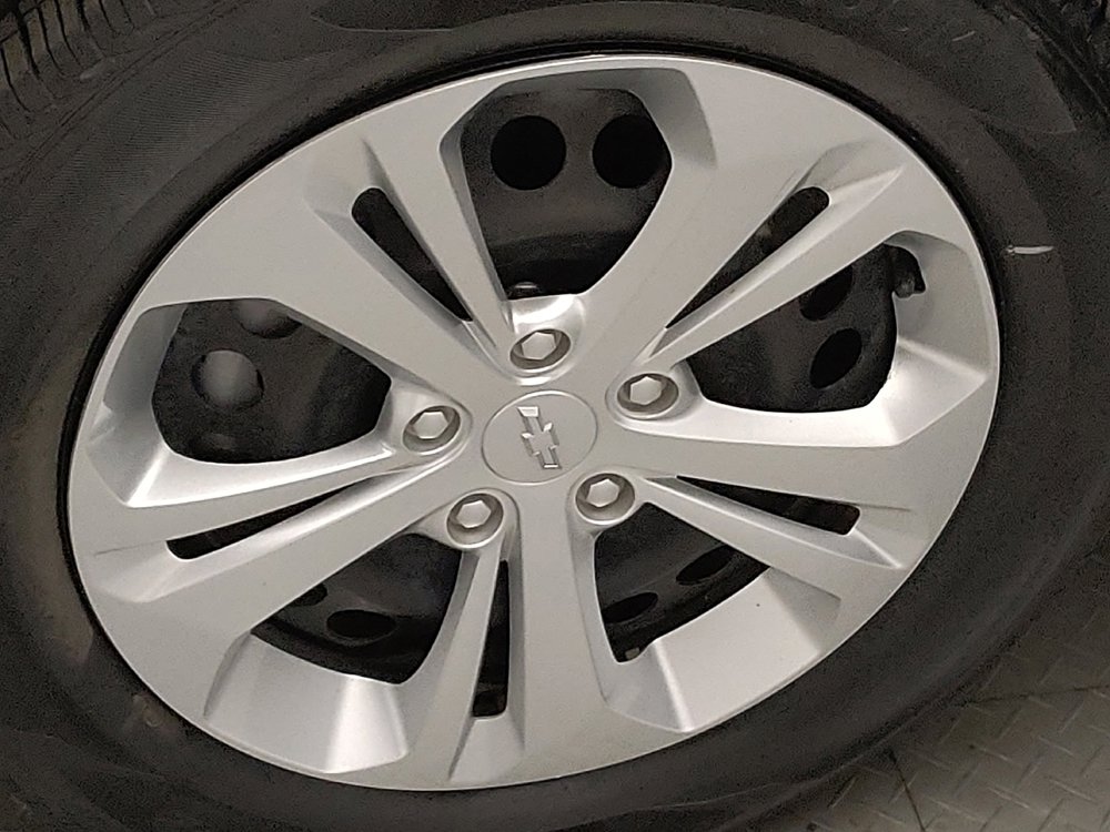 Used 2025 Chevrolet Trax LS w/ Driver Confidence Package FWD image 31