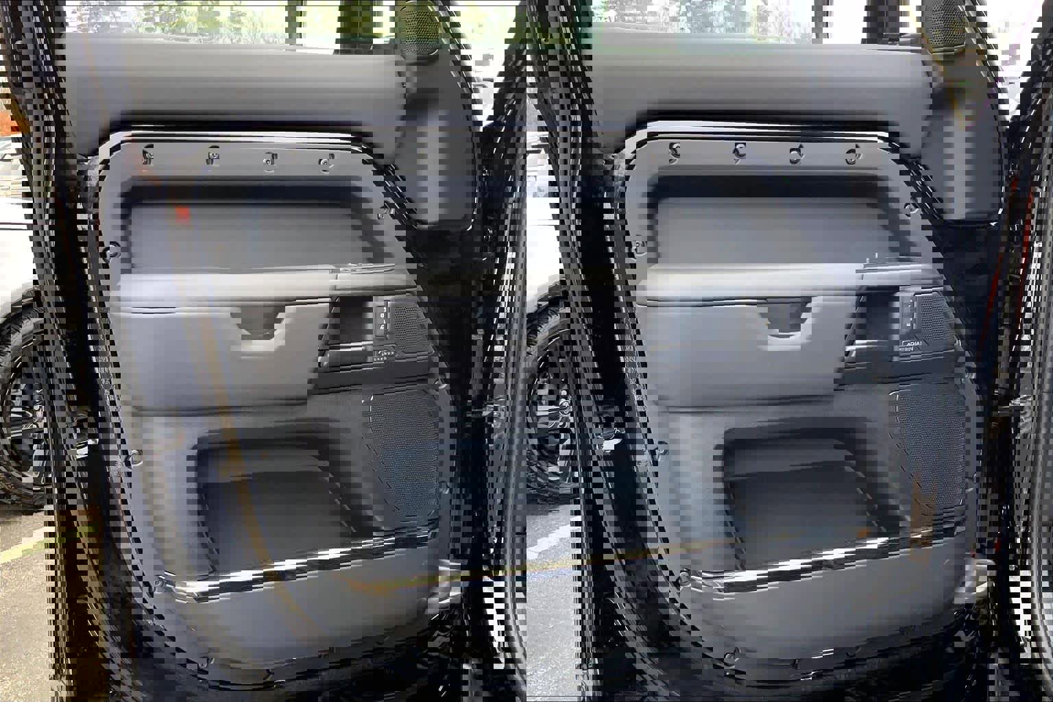 New 2026 Land Rover Defender 110 OCTA image 10