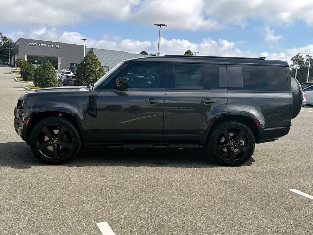 New 2025 Land Rover Defender 130 X-Dynamic SE image 2