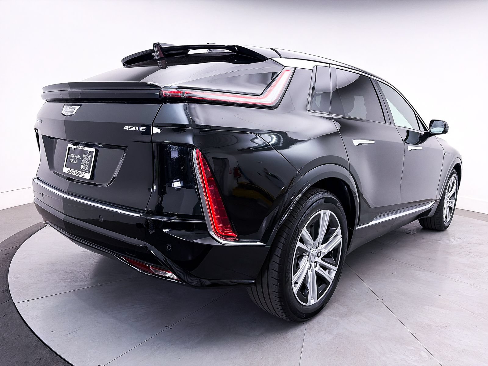 Used 2024 Cadillac Lyriq Tech RWD image 19