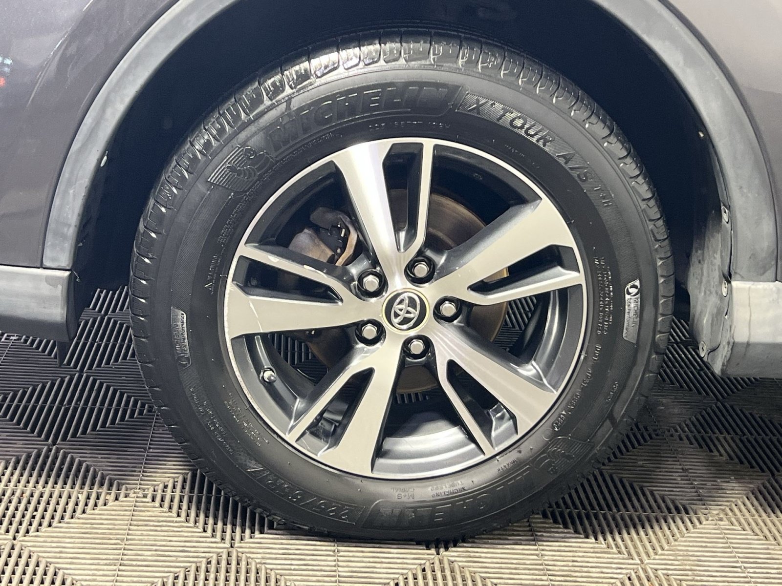Used 2016 Toyota RAV4 XLE AWD/4WD image 12