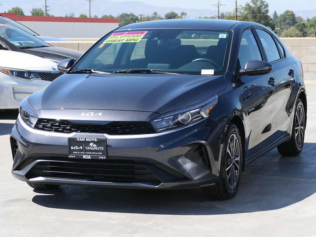 Used 2023 Kia Forte LXS w/ LXS Technology Package FWD image 6