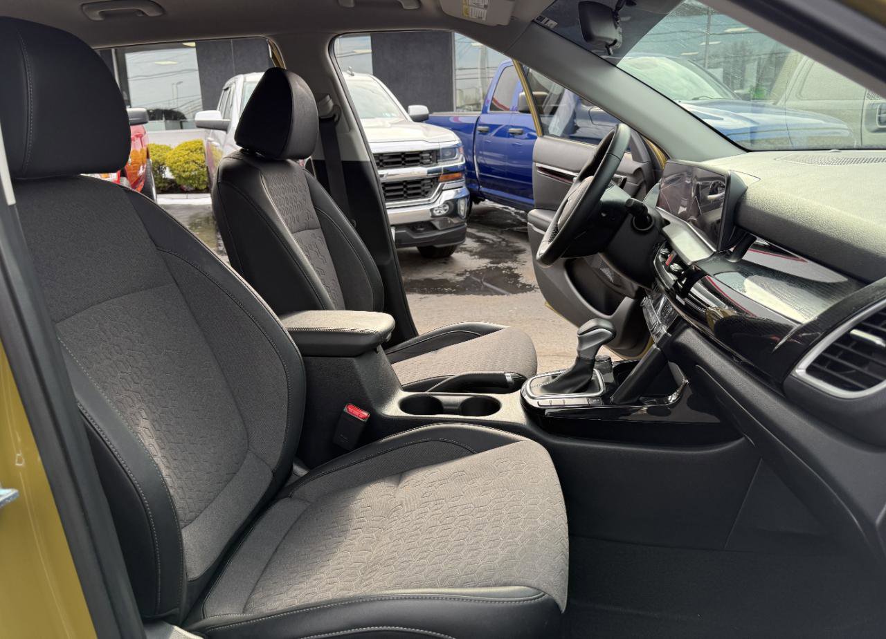 Used 2024 Kia Seltos S image 46