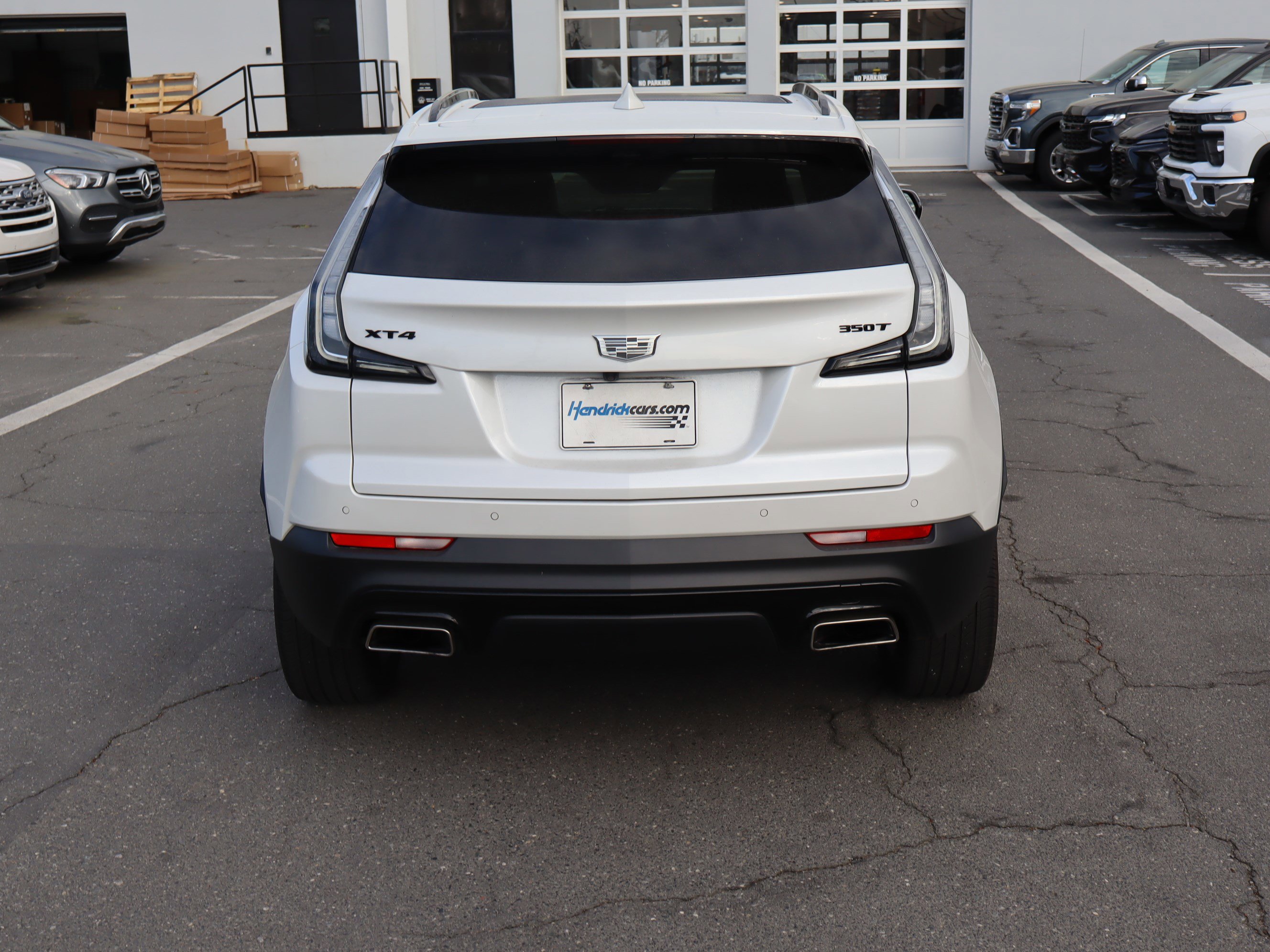 Used 2023 Cadillac XT4 Sport w/ LPO, Onyx Lite Package image 9