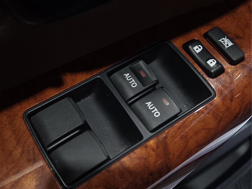 Certified 2019 Toyota Sequoia Platinum AWD/4WD image 18