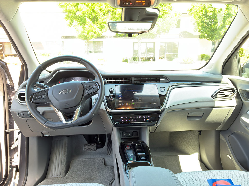 Used 2023 Chevrolet Bolt EUV Premier w/ Sun & Sound Package FWD image 38