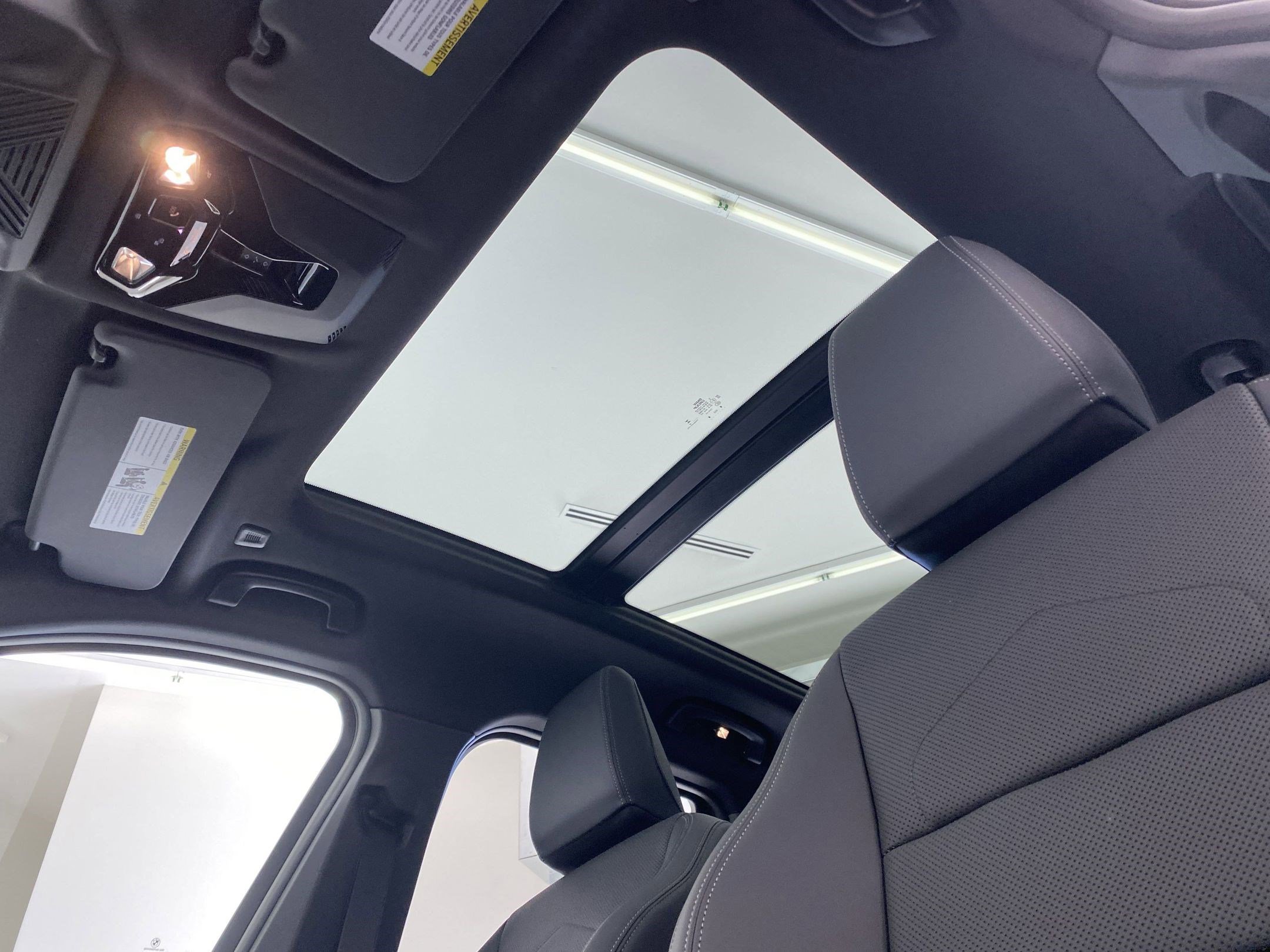 Used 2025 BMW X1 xDrive28i w/ Technology Package image 14