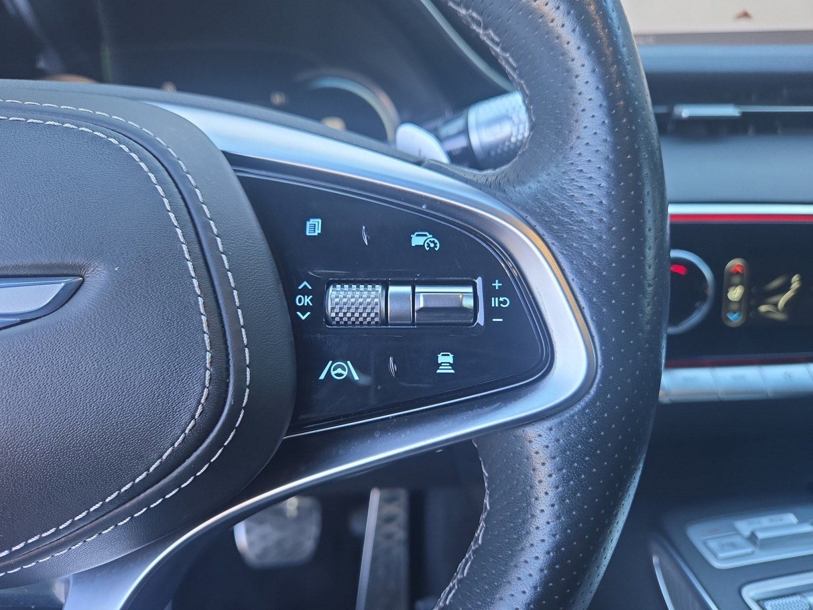 Used 2022 Genesis GV70 3.5T Sport w/ Cargo Package image 18