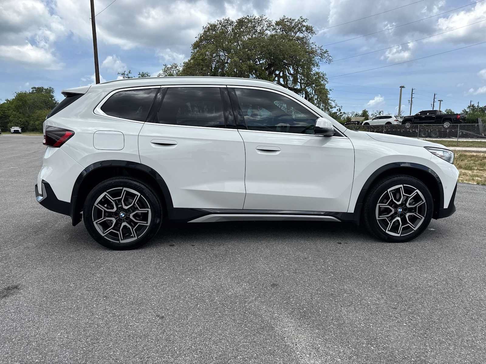 Used 2025 BMW X1 xDrive28i w/ Convenience Package AWD/4WD image 10