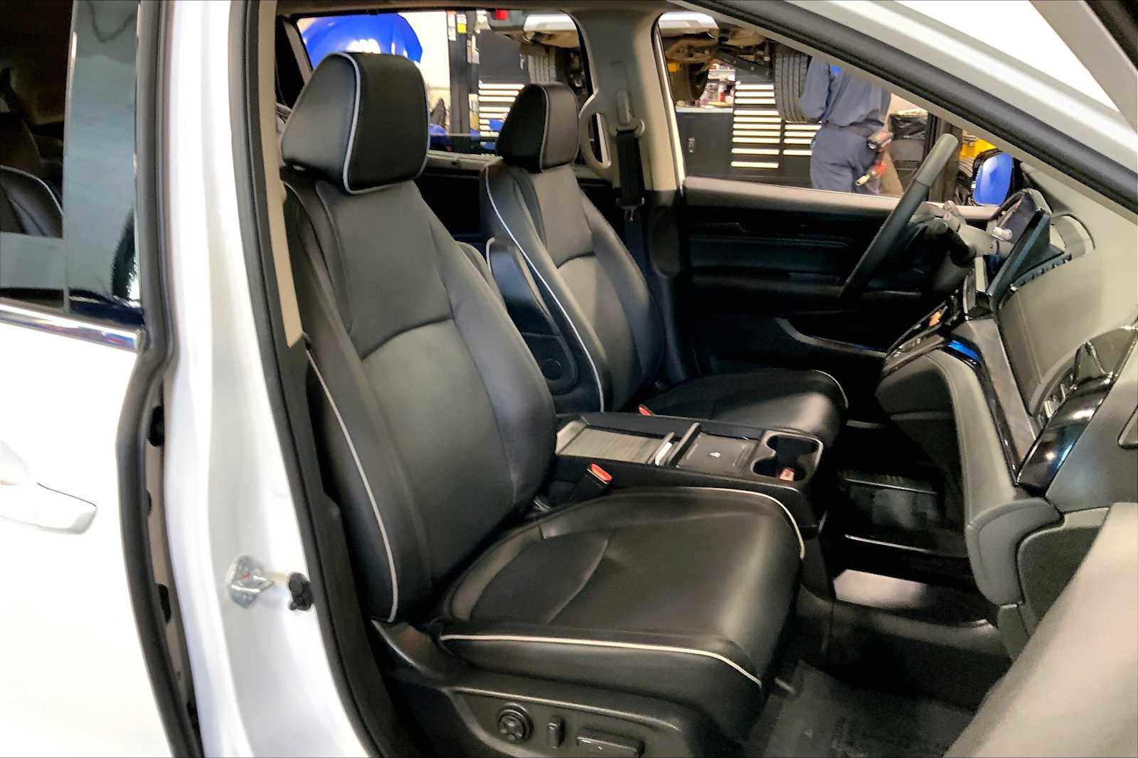 Used 2026 Honda Odyssey Elite image 7
