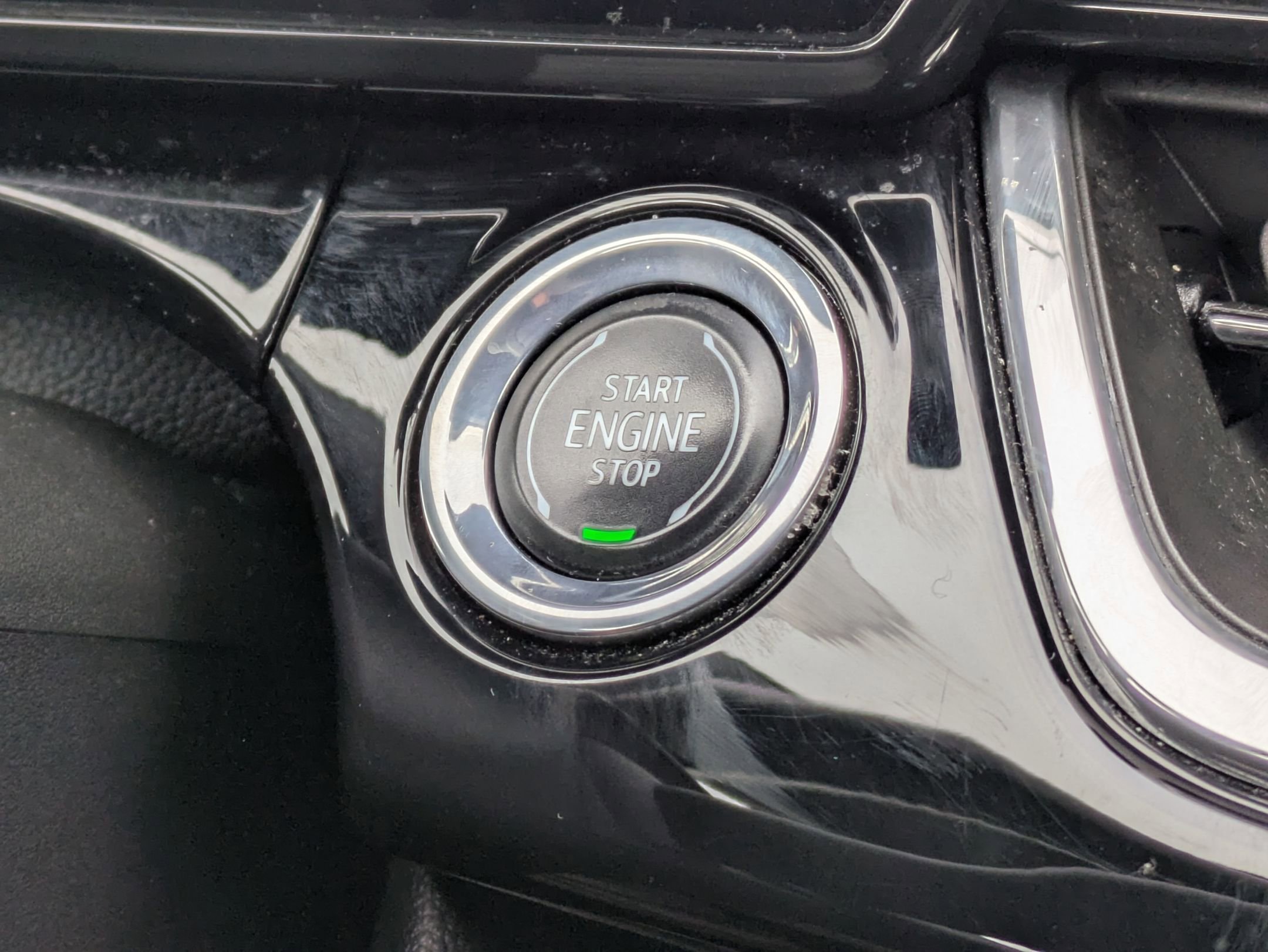 Used 2024 Chevrolet Trax RS w/ Sunroof Package image 23