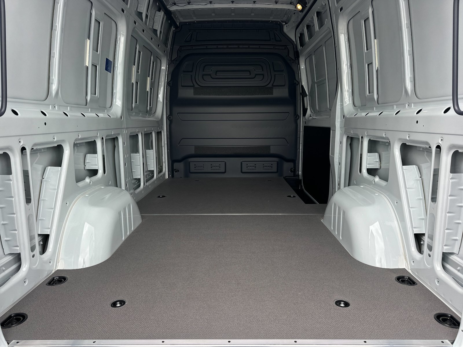 Used 2025 Mercedes-Benz Sprinter 2500 image 14