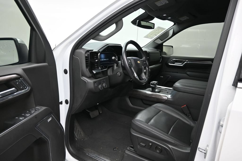 Used 2023 Chevrolet Silverado 1500 LTZ RWD image 10