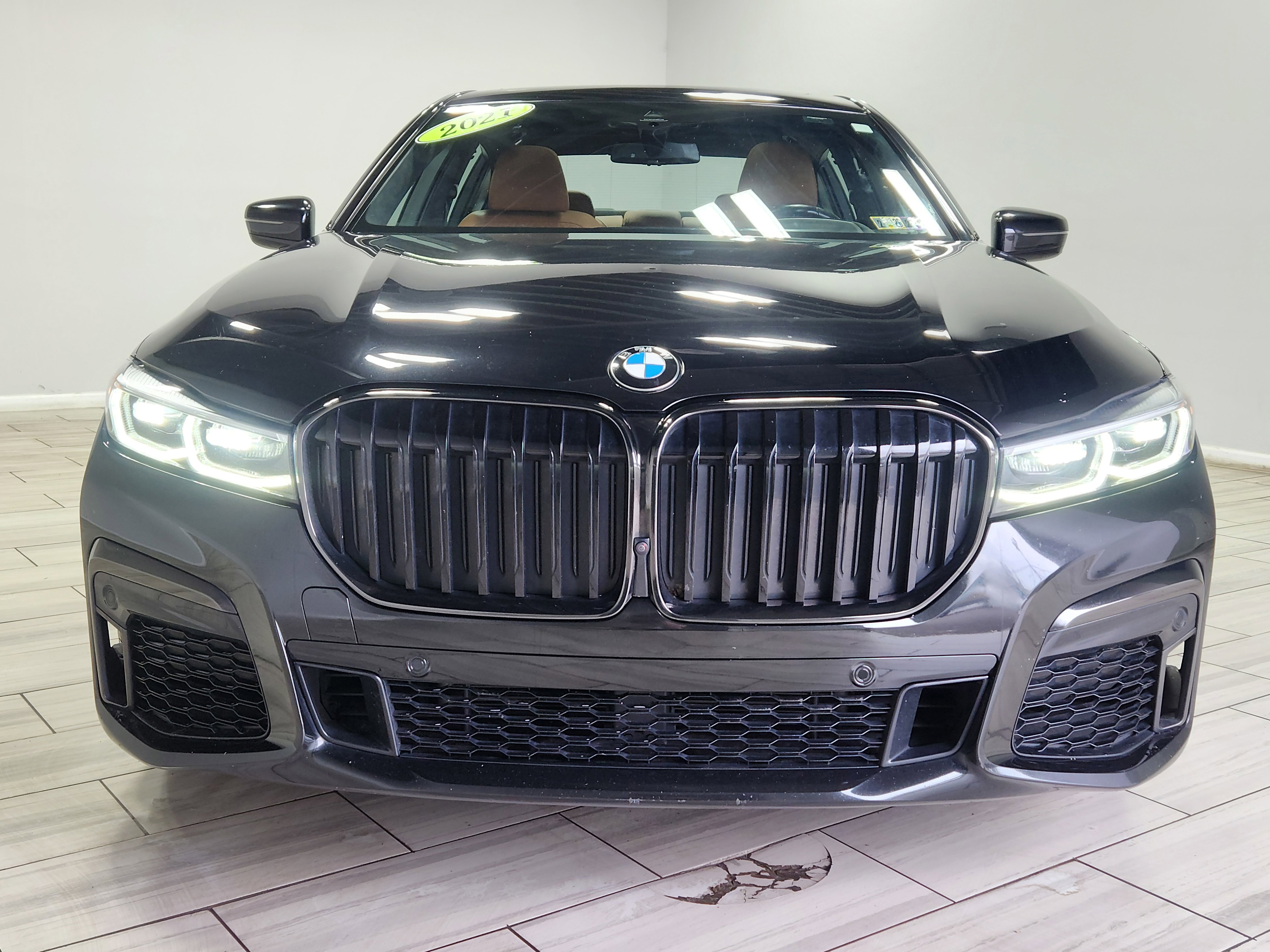 Used 2021 BMW 740i w/ M Sport Package image 8