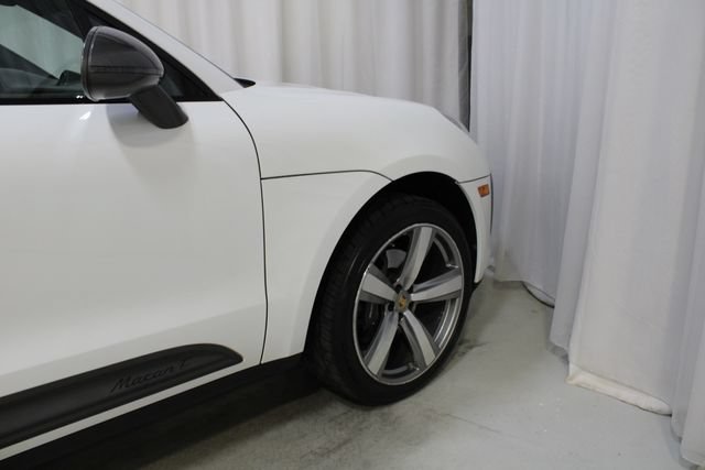Used 2023 Porsche Macan Turbo AWD/4WD image 25