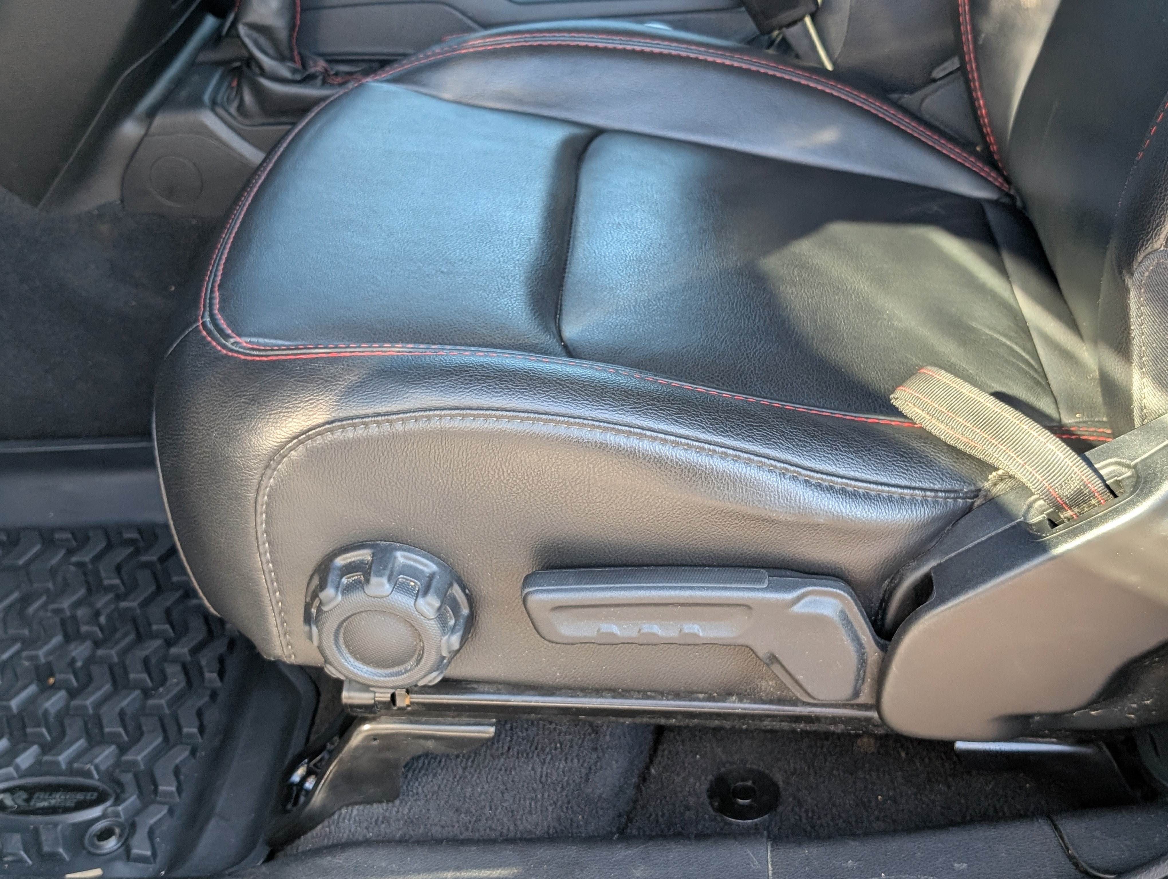 Used 2021 Jeep Gladiator Rubicon AWD/4WD image 12
