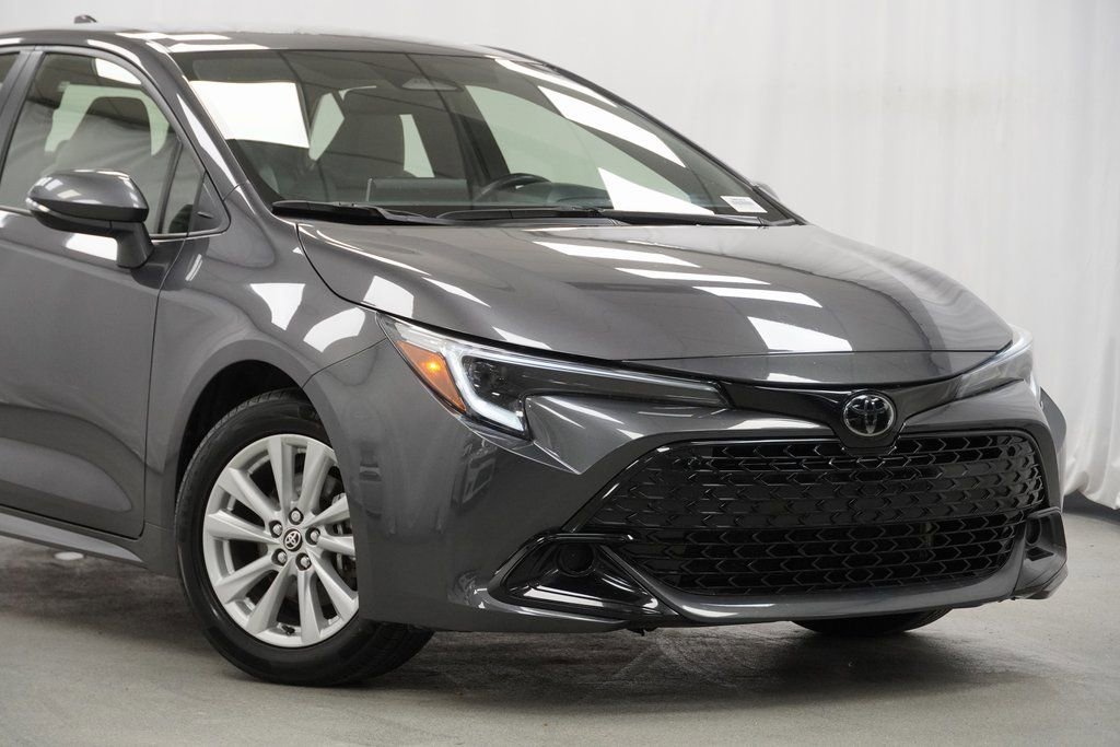 Used 2024 Toyota Corolla SE image 3