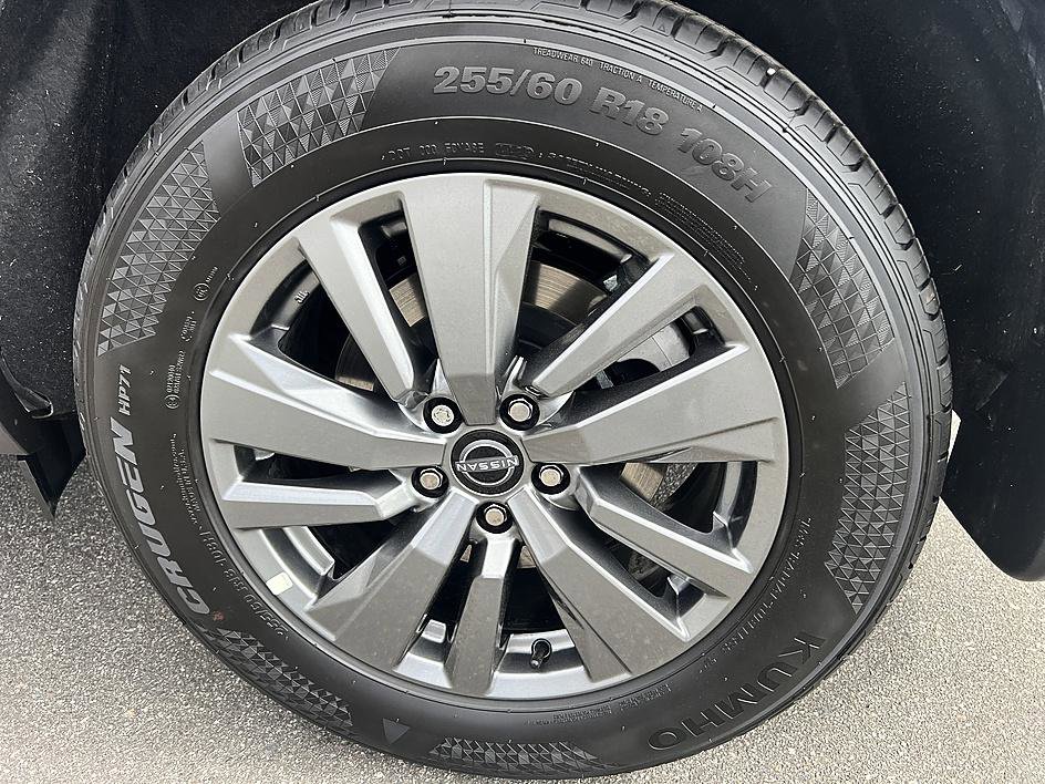 Certified 2025 Nissan Pathfinder SV image 10