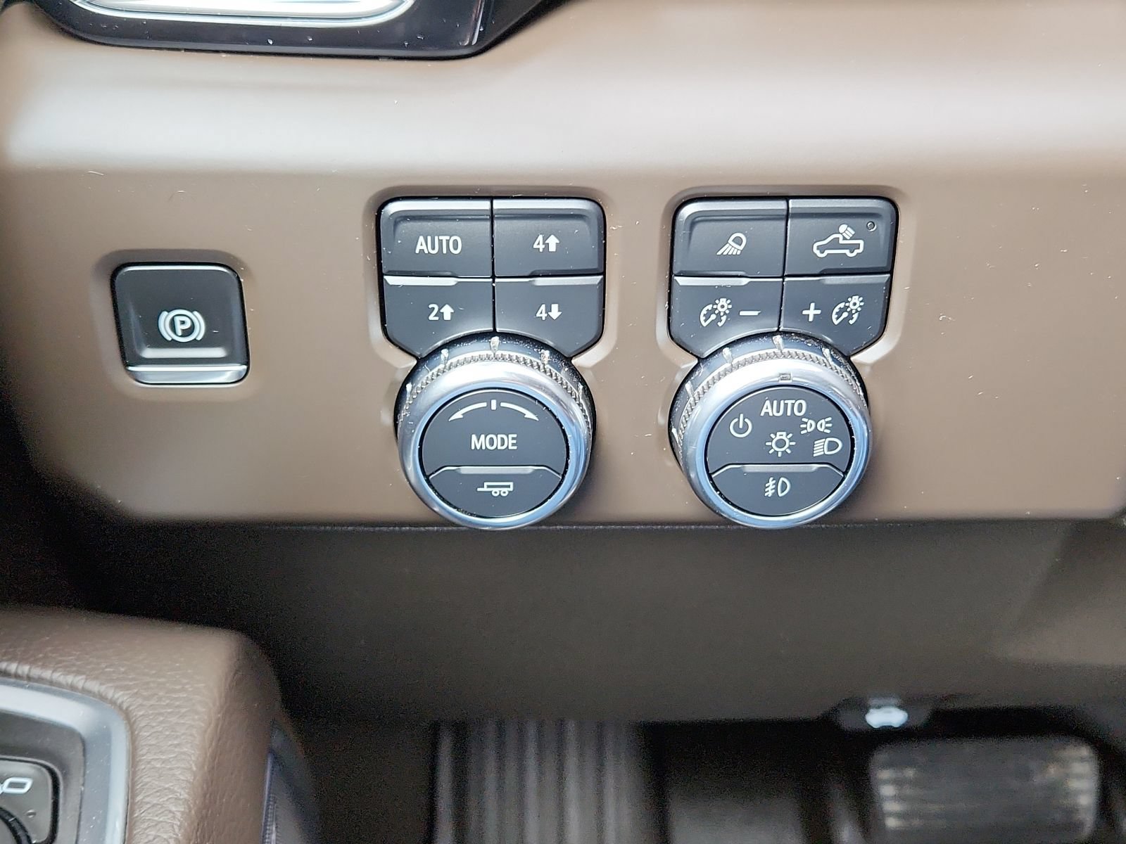 Used 2025 GMC Sierra 2500 Denali w/ Max Trailering Package AWD/4WD image 16