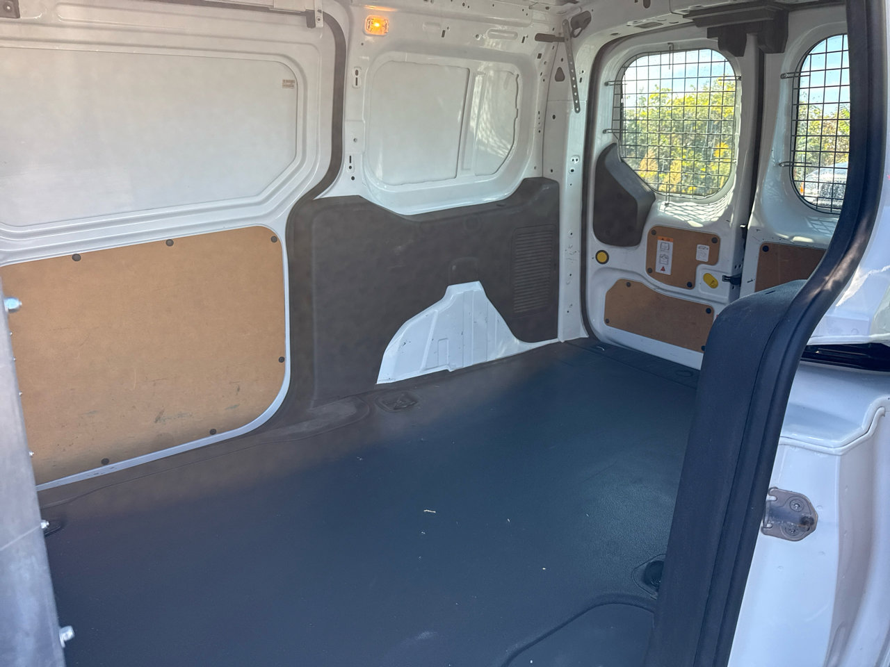 Used 2018 Ford Transit Connect XL image 13