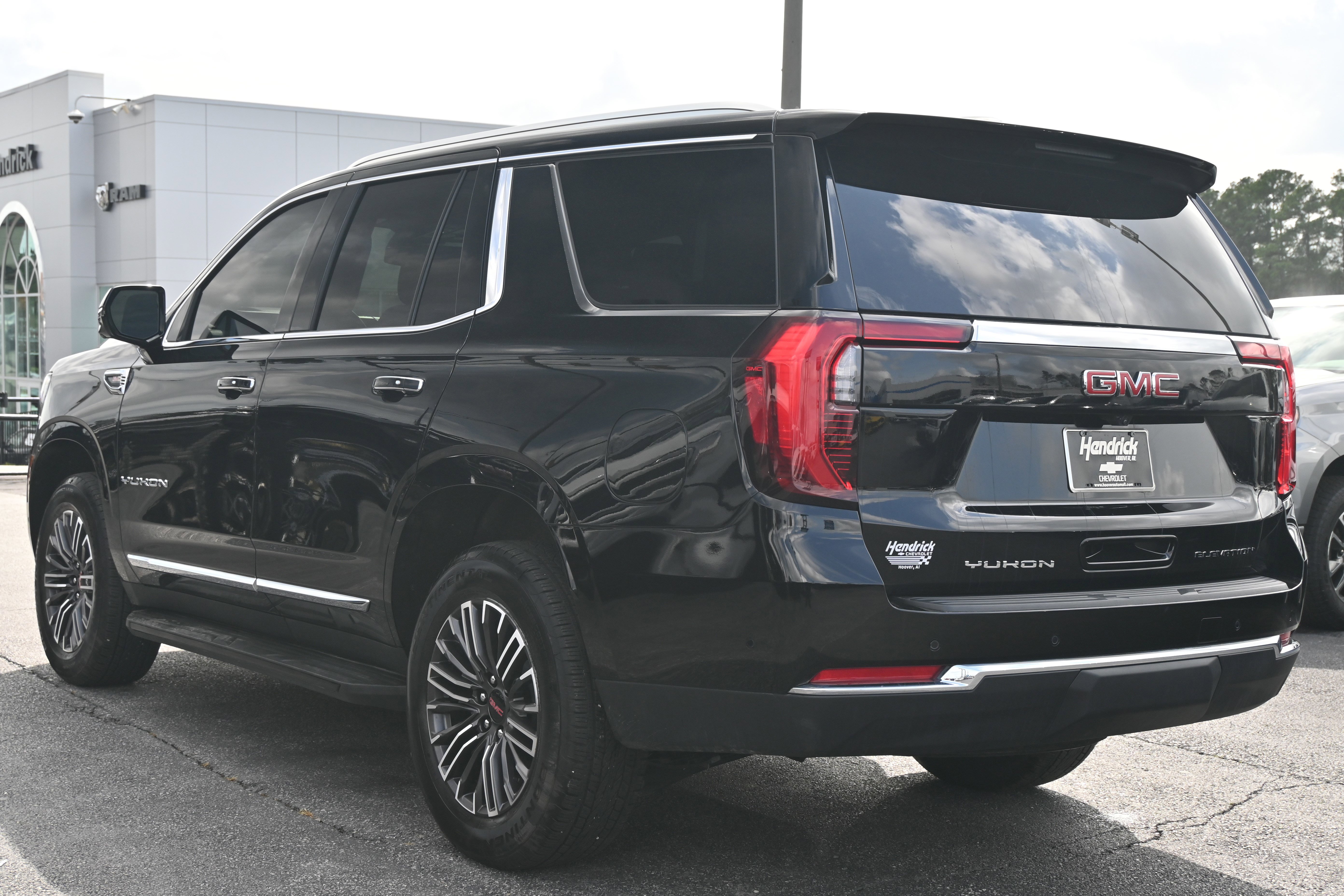 Used 2025 GMC Yukon Elevation w/ LPO, Floor Liner Package image 13