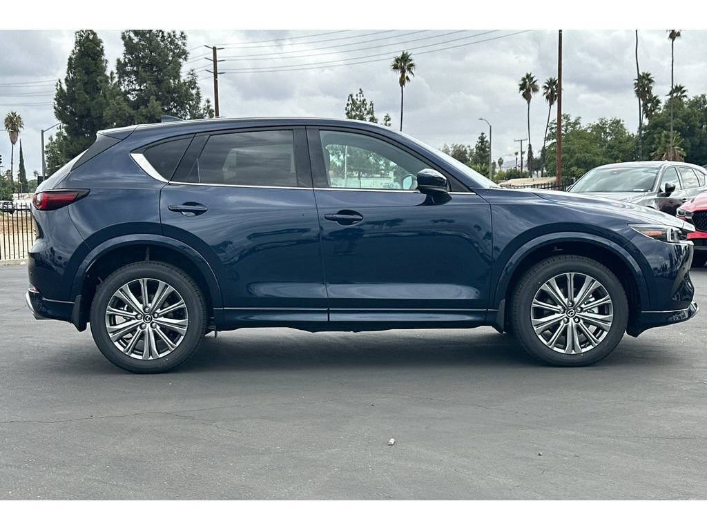 New 2025 MAZDA CX-5 Signature image 4